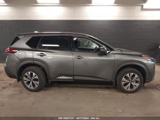 5N1AT3BB1MC775497 Nissan Rogue Sv Intelligent Awd