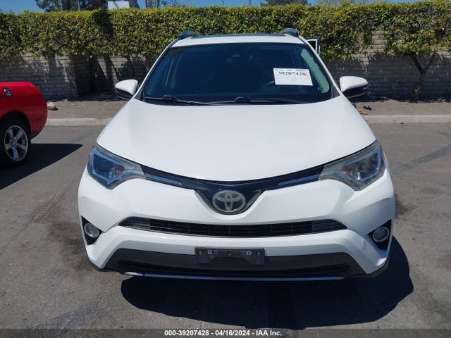 Toyota Rav4 Xle 2017 JTMRFREV9HD202435 Image 12