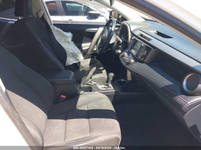 Toyota Rav4 Xle 2017 JTMRFREV9HD202435 Image 5