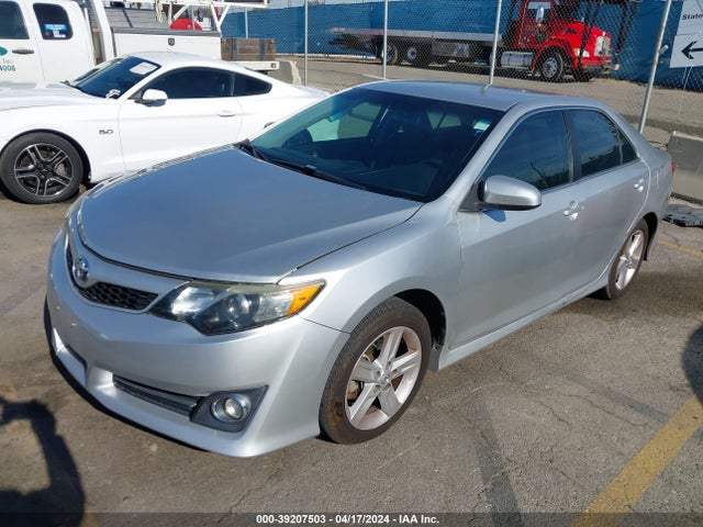 Toyota CAMRY SE 2014 4T1BF1FKXEU831765 Image 2