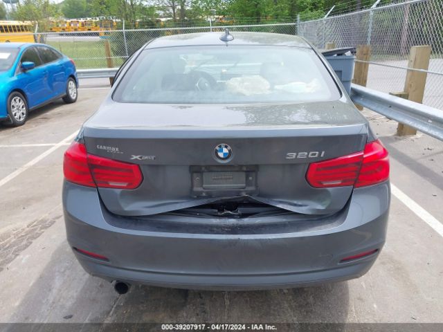 WBA8E5G51JNU46016 BMW 320i Xdrive