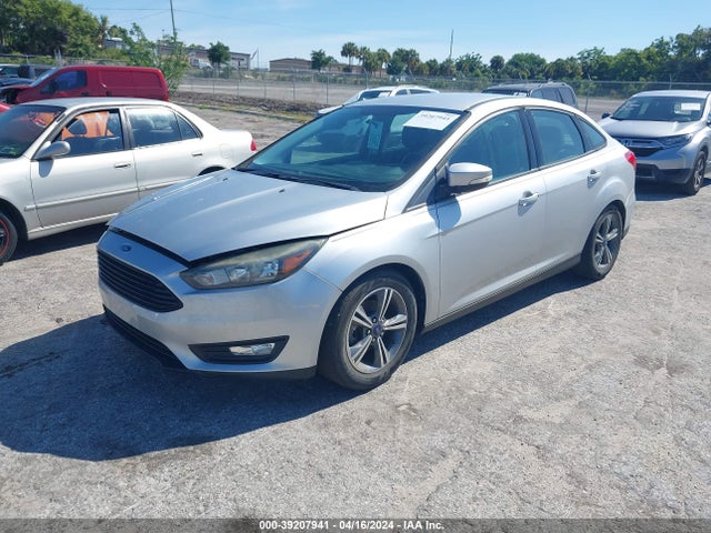 Ford FOCUS SE 2016 1FADP3FE0GL296752 Image 2