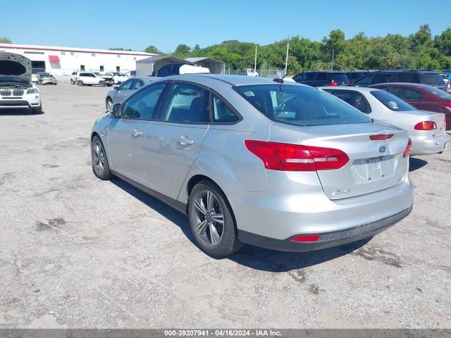 Ford FOCUS SE 2016 1FADP3FE0GL296752 Image 3