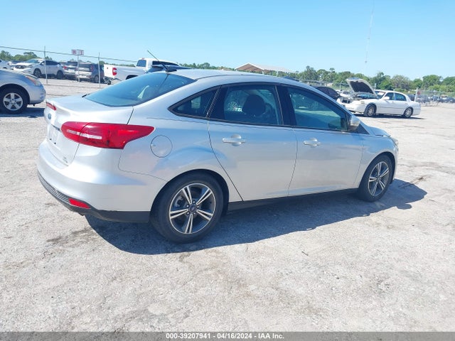 Ford FOCUS SE 2016 1FADP3FE0GL296752 Image 4