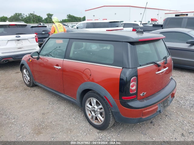 2013 MINI CLUBMAN WMWZF3C51DT489718 Photo 2