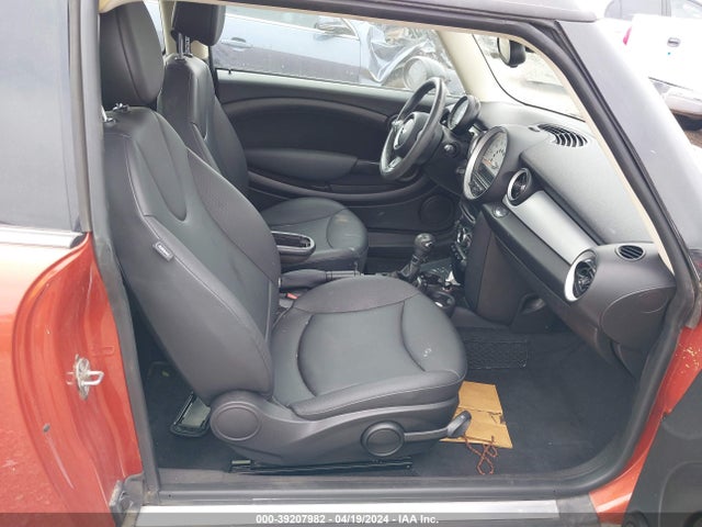 2013 MINI CLUBMAN WMWZF3C51DT489718 Photo 4