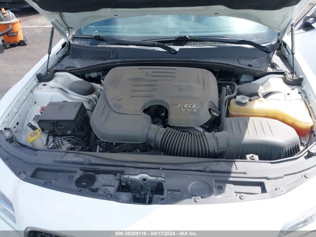 2C3CCAEG2JH168000 Chrysler 300 Limited