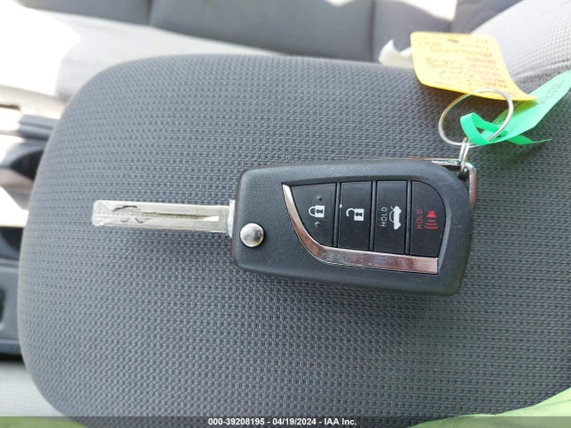 5YFB4MDE5PP061449 Toyota COROLLA LE