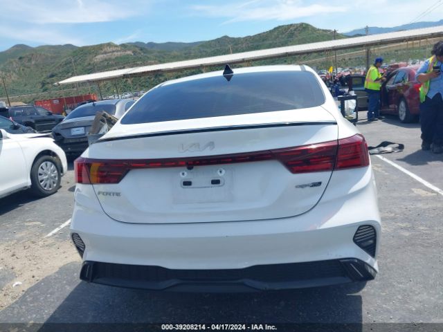 3KPF54AD3NE512726 KIA Forte Gt Line