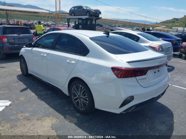 3KPF54AD3NE512726 KIA Forte Gt Line