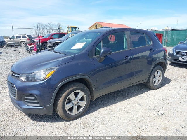 Chevrolet TRAX LS 2018 3GNCJNSB6JL178948 Image 2