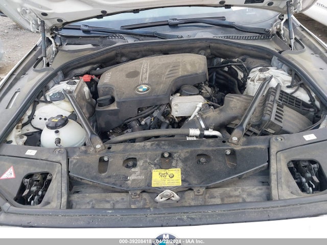 BMW 528i Xdrive 2014 WBA5A7C57ED614902 Image 10