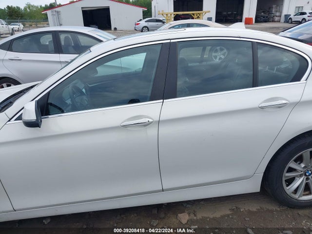 BMW 528i Xdrive 2014 WBA5A7C57ED614902 Image 15
