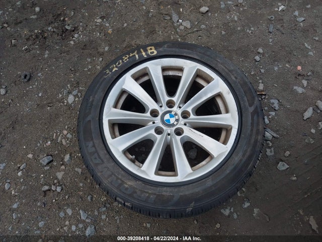 BMW 528i Xdrive 2014 WBA5A7C57ED614902 Image 12