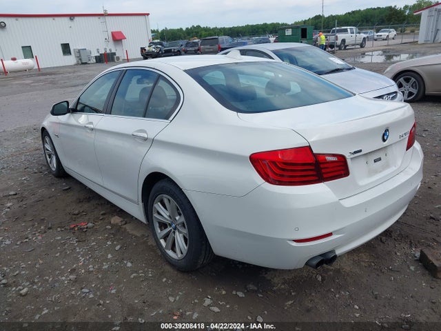 BMW 528i Xdrive 2014 WBA5A7C57ED614902 Image 3