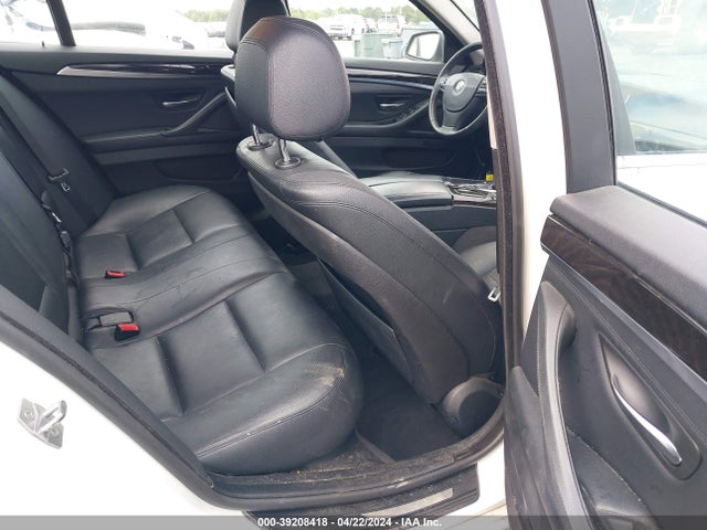 BMW 528i Xdrive 2014 WBA5A7C57ED614902 Image 8