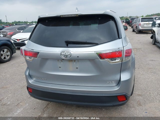 Toyota Highlander Xle V6 2014 5TDKKRFH3ES037150 Image 16