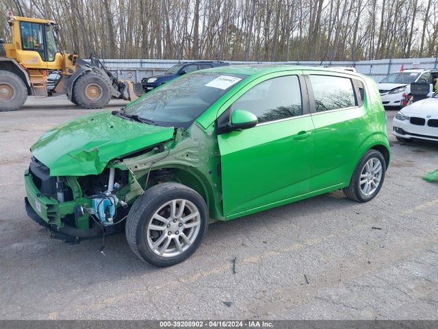Chevrolet Sonic Lt Auto 2015 1G1JC6SB9F4114246 Image 2