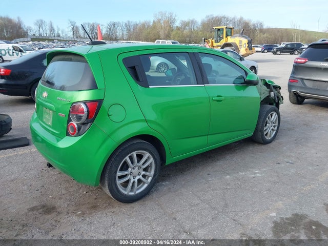 Chevrolet Sonic Lt Auto 2015 1G1JC6SB9F4114246 Image 4