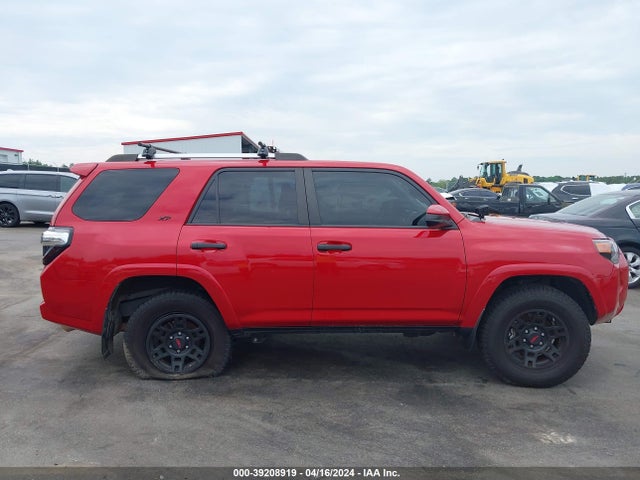 Toyota 4RUNNER SR5 2019 JTEBU5JR1K5726085 Image 13