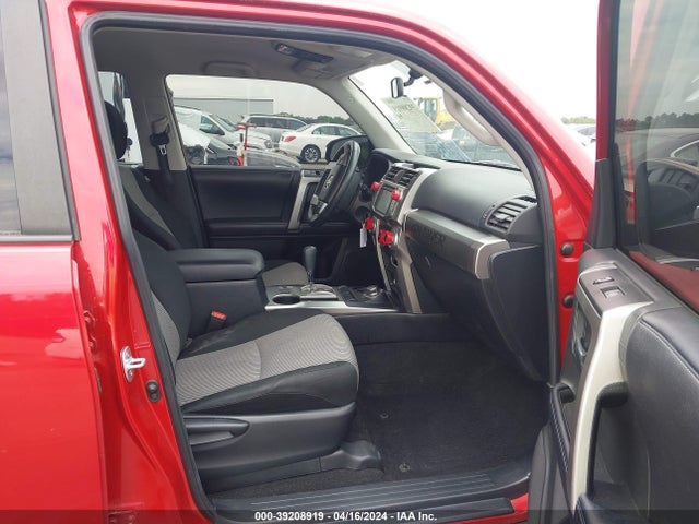 Toyota 4RUNNER SR5 2019 JTEBU5JR1K5726085 Image 5