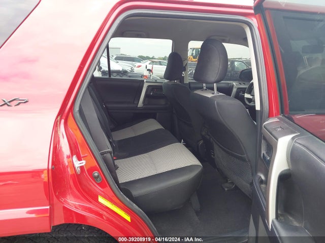 Toyota 4RUNNER SR5 2019 JTEBU5JR1K5726085 Image 8