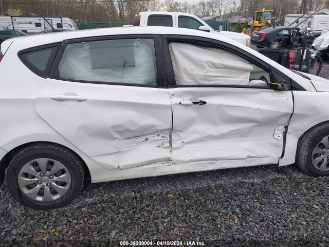 Hyundai ACCENT SE 2017 KMHCT5AE4HU307280 Image 6