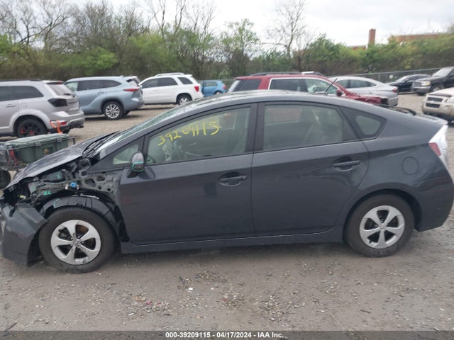 Toyota Prius Four 2015 JTDKN3DU7F0420985 Image 15