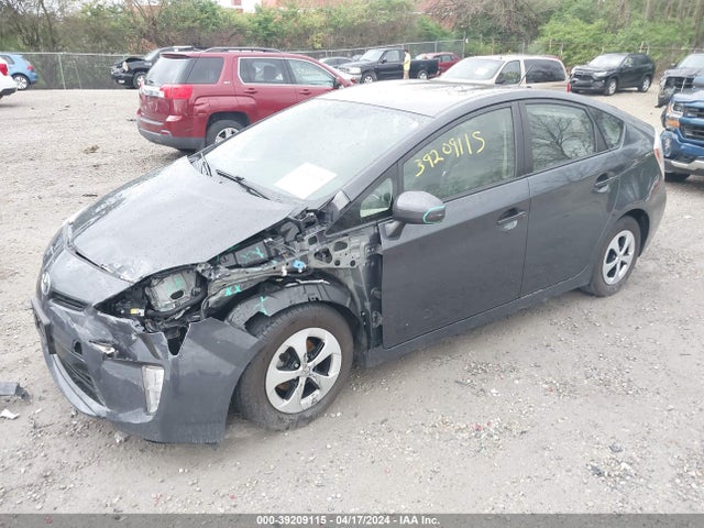 Toyota Prius Four 2015 JTDKN3DU7F0420985 Image 2