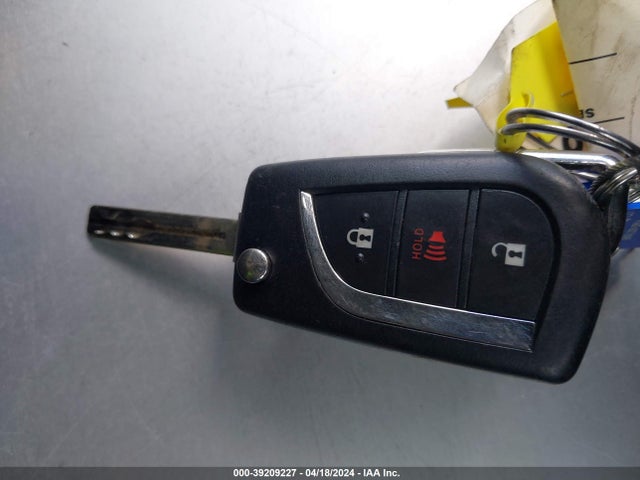 Toyota C-HR LE 2021 NMTKHMBX6MR125945 Image 11