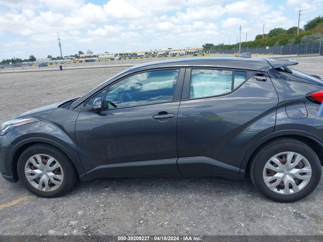 Toyota C-HR LE 2021 NMTKHMBX6MR125945 Image 14