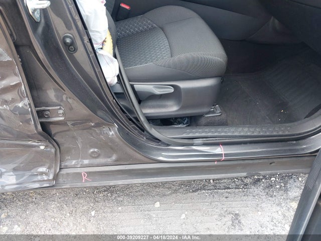 Toyota C-HR LE 2021 NMTKHMBX6MR125945 Image 17