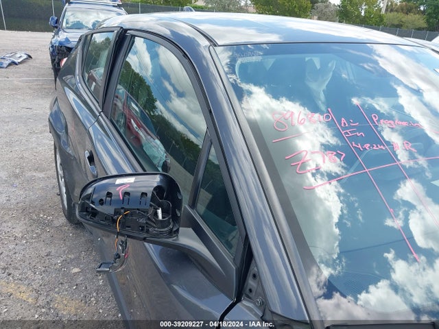 Toyota C-HR LE 2021 NMTKHMBX6MR125945 Image 20