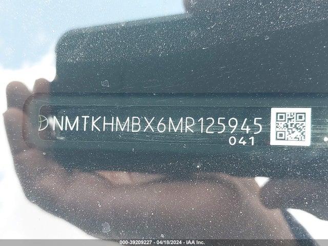 Toyota C-HR LE 2021 NMTKHMBX6MR125945 Image 9