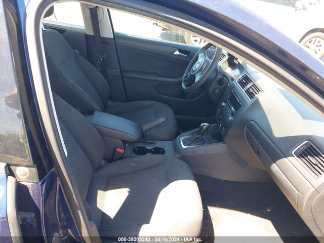 3VW2K7AJ4EM368640 Volkswagen Jetta 2.0l S