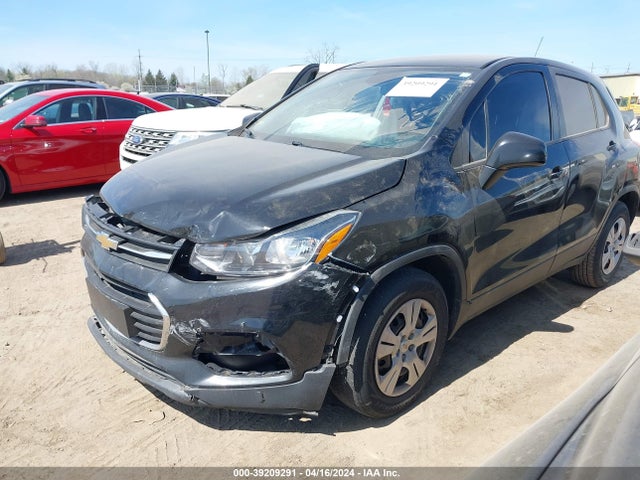 Chevrolet TRAX LS 2018 3GNCJKSB1JL305880 Image 2