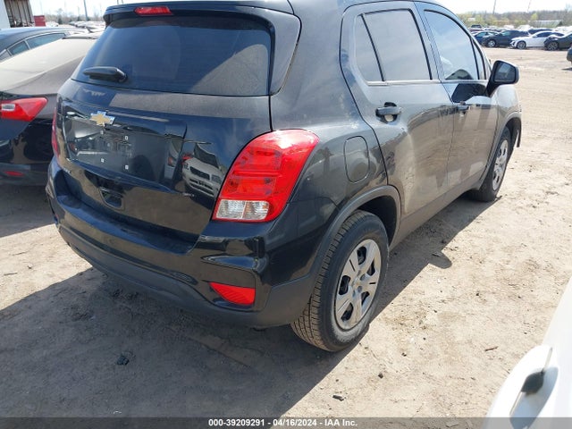 Chevrolet TRAX LS 2018 3GNCJKSB1JL305880 Image 4