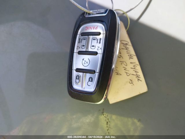 2C4RC1DG5MR530391 Chrysler Voyager Lxi