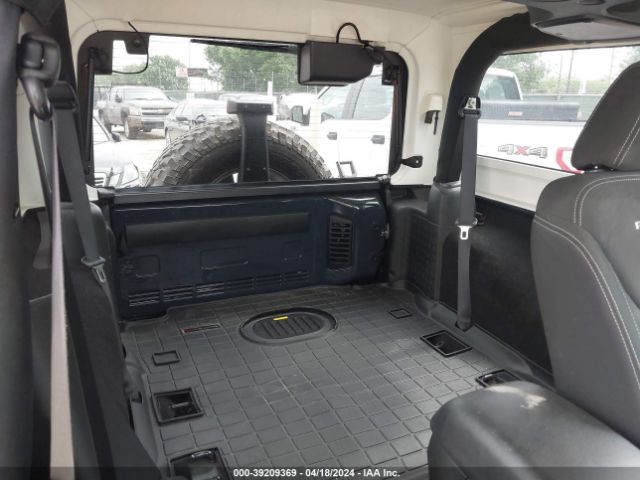 1C4BJWCG4HL736953 Jeep Wrangler Rubicon 4x4