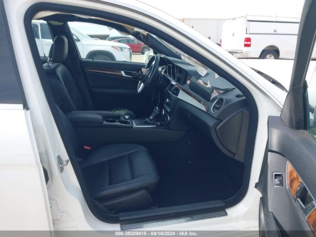 WDDGF4HB9ER311235 Mercedes-Benz C 250 Luxury/sport