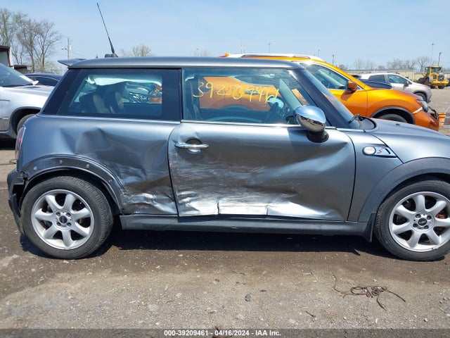 2008 MINI COOPER S WMWMF735X8TV33481 Photo 5