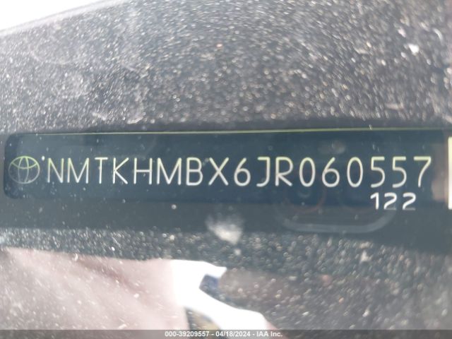 NMTKHMBX6JR060557 Toyota C-HR XLE