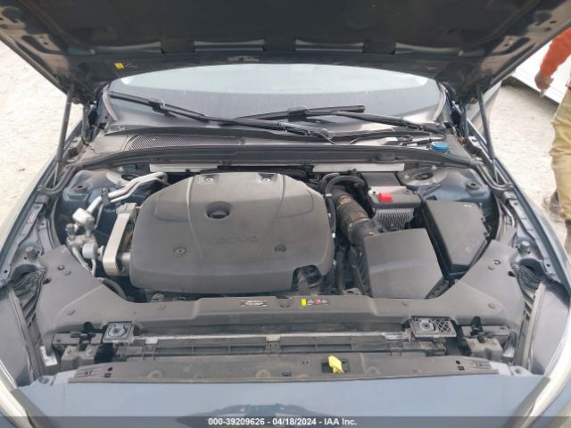 7JRA22TK9LG064512 Volvo S60 T6 Momentum