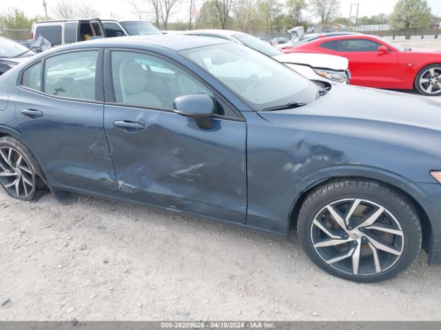 7JRA22TK9LG064512 Volvo S60 T6 Momentum