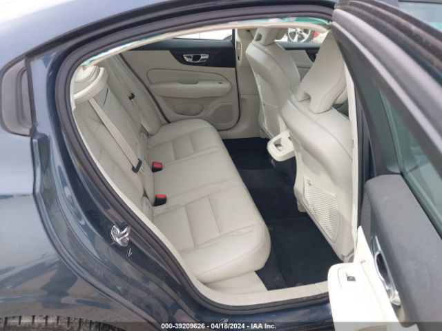 7JRA22TK9LG064512 Volvo S60 T6 Momentum