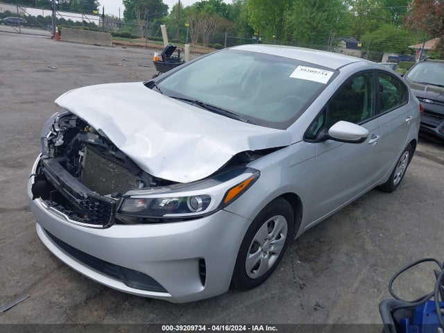 KIA FORTE LX 2018 3KPFK4A76JE246583 Image 2