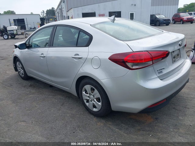 KIA FORTE LX 2018 3KPFK4A76JE246583 Image 3