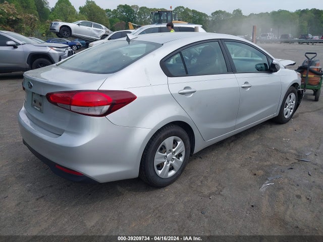 KIA FORTE LX 2018 3KPFK4A76JE246583 Image 4