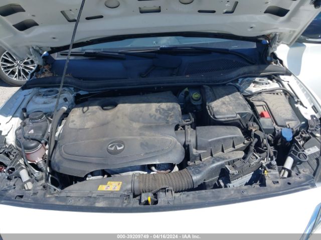 SJKCH5CR2HA025451 Infiniti Qx30 Premium