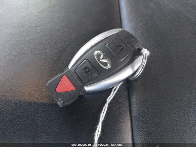 SJKCH5CR2HA025451 Infiniti Qx30 Premium